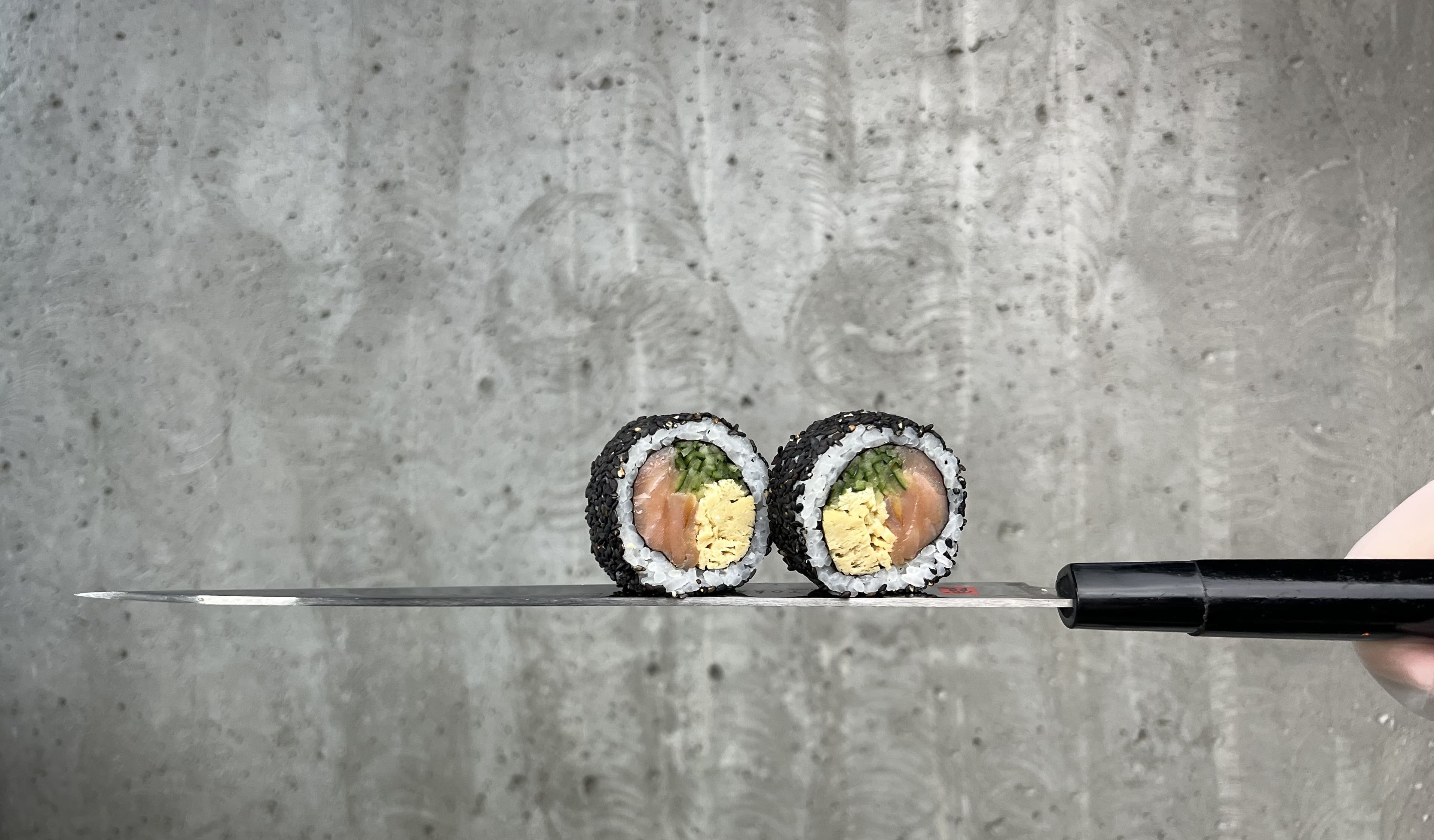 Как правильно нарезать роллы фото9